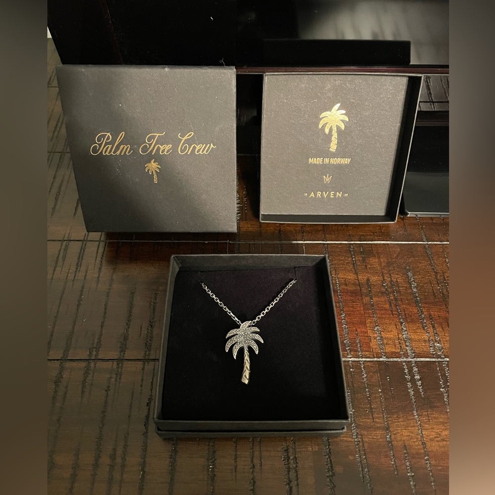 Men’s palm tree crew Kygo necklace